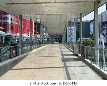 Bangkok, Thailand - April 12, 2020: Lockdown View At Ratchadamri Road In Bangkok. It Runs From Pratu Nam Intersection, Where It Meets Phetchaburi And Ratchaprarop Roads, To Sala Daeng.