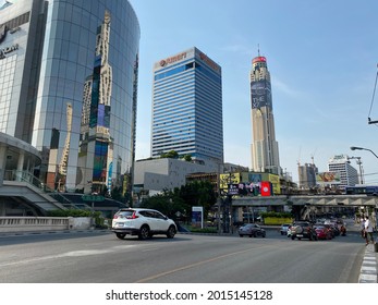 Bangkok, Thailand - April 12, 2020: Lockdown View At Ratchadamri Road In Bangkok. It Runs From Pratu Nam Intersection, Where It Meets Phetchaburi And Ratchaprarop Roads, To Sala Daeng.