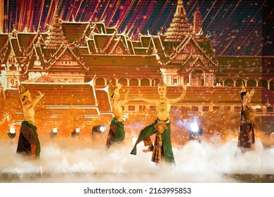 BANGKOK ,THAILAND - APRIL 24 , 2022 : Unidentified Thai dancer perform modern Thai dance during The 240 Th Anniversary of the Foundation of Rattanakosin City. The show is open free for public.