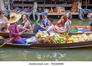 Bangkok Thailand August 08 2017 Traditional Stock Photo 701060068 ...