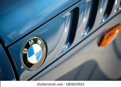 BANGKOK, THAILAND - AUGUST 24, 2020: Close Up Of BMW Z3 Logo Detail & Side Air Duct Grill. Sports Roadster Car With Shiny Blue Paint. BMW Is German Car Manufacturer. Concept Of Car Brand & Company.