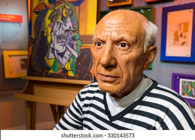 BANGKOK, THAILAND - CIRCA August, 2015: Wax figure of the famous Picasso from Madame Tussauds, Siam Discovery, Bangkok