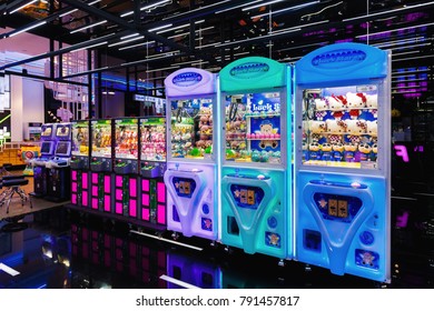 BANGKOK, THAILAND - DEC 9 : Warp Zone Game Center at Emporium Shopping Mall on December 9, 2017 in Bangkok, Thailand. Warp Zone is a fun area for gamer. - Shutterstock ID 791457817