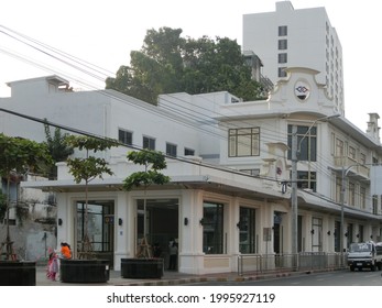 BANGKOK, THAILAND - DECEMBER 12, 2020: Exterior Building Of MRT Blue Line, Wat Mangkon Station In Bangkok Subway.