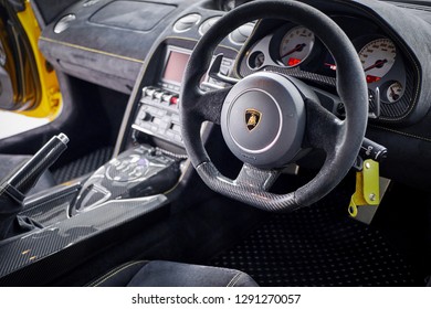 Bilder Stockfotos Und Vektorgrafiken Lamborghini Shutterstock