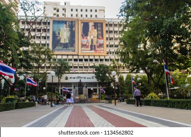 Bangkok, Thailand - December 21, 2017: Monument Of Prince Mahidol Adulyadej Memorial Statue At Siriraj Hospital In Bangkok, Thailand.