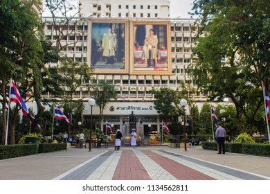 Bangkok, Thailand - December 21, 2017: Monument Of Prince Mahidol Adulyadej Memorial Statue At Siriraj Hospital In Bangkok, Thailand.