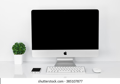 BANGKOK, THAILAND - February 01, 2016: Photo of new iMac 21.5 With OS X El Capitan. iMac - monoblock series of personal computers, created by Apple Inc.