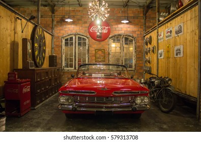 BANGKOK, THAILAND – February 3, 2017 : Classic Cars Night Market. They Have A Lot Of Classic Cars For Show And Take A Photo For Free. Also You Can Buy Other Antiques From Near By Shops.

