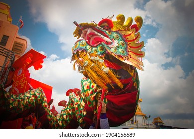 2,915 Golden dragon parade Images, Stock Photos & Vectors | Shutterstock