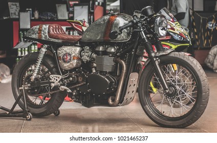 triumph thruxton 900 custom