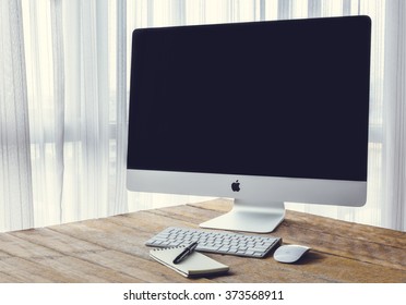 Bangkok, Thailand - January 24, 2016: Apple IMac Desktop Computer, Created By Apple Inc. Workspace Or Home Office At Bangkok, Huai Khwang, Thailand