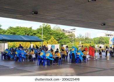 BANGKOK THAILAND - JULY 12, 2021: Public Health Department Team Of Bangkok. Covid-19 Testing At Rama 8 Bridge, Thonburi District.