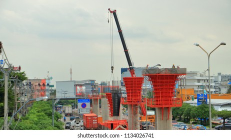 BANGKOK, THAILAND - JULY 14 : Workers Under Construction Mass Rapid Transit Authority In Bangkok On July 14, 2018 In Bangkok, Thailand