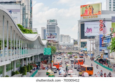 Bangkok, Thailand - JULY 15, 2017 : Over Path Or Sky Walk And Traffic Jam On Ratchadamri Road To Pratu Nam Intersection, In Front Of Central World Plaza Department Store.