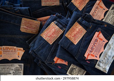 levi's the original jeans label