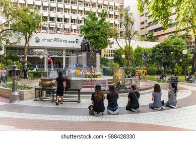 BANGKOK, THAILAND - July 2, 2016 - Monument Of Prince Mahidol Adulyadej At Siriraj Hospital In Bangkok, Thailand