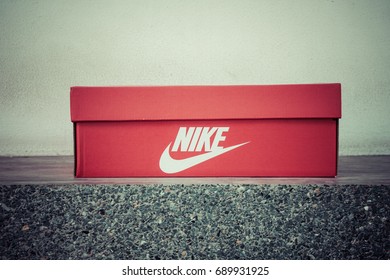 11,232 Nike boxes Images, Stock Photos & Vectors | Shutterstock