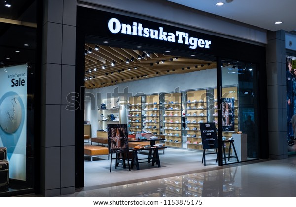 onitsuka tiger central world