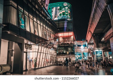 BANGKOK, THAILAND -JUNE 2018 : Siam Square At Night 