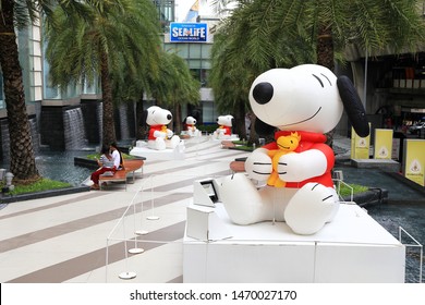 Bangkok Thailand - June 2019: Snoopy And Woodstock, The Peanuts Comics Character Balloon Show In Bangkok With Bright Day.