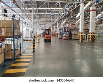 Large Hangar Warehouse Industrial Logistics Companies Stock Photo (Edit ...