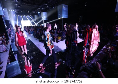 30,554 Thai fashion show Images, Stock Photos & Vectors | Shutterstock