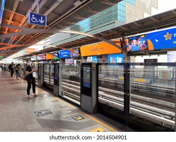 Bangkok, Thailand - March 28 2020: Empty MRT And BTS Inside The Passenger Train And Station. The Platform Were Left Empty Because Of The Covid 19 Lockdown Restriction In Bangkok, Thailand. 