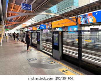 Bangkok, Thailand - March 28 2020: Empty MRT And BTS Inside The Passenger Train And Station. The Platform Were Left Empty Because Of The Covid 19 Lockdown Restriction In Bangkok, Thailand. 