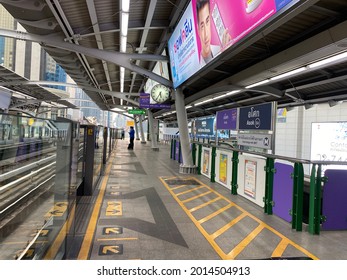 Bangkok, Thailand - March 28 2020: Empty MRT And BTS Inside The Passenger Train And Station. The Platform Were Left Empty Because Of The Covid 19 Lockdown Restriction In Bangkok, Thailand. 