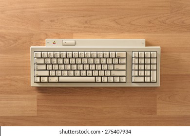BANGKOK, THAILAND - MAY 05, 2015: The Apple Keyboard II On Desktop. A Minor Update To The Apple Extended Keyboard To Coincide With The Release Of The Macintosh IIsi In 1990.