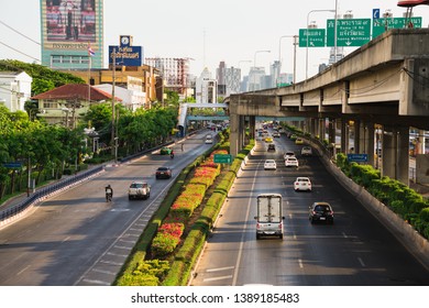 Bangkok, Thailand - May 1, 2019 :  The Traffic Condition On  Vibhavadi Rangsit Road At Weekend