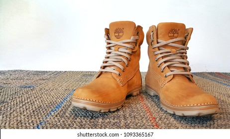 timberland type boots womens