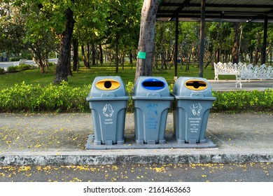 1,025 Different Color Dustbins Stock Photos, Images & Photography 