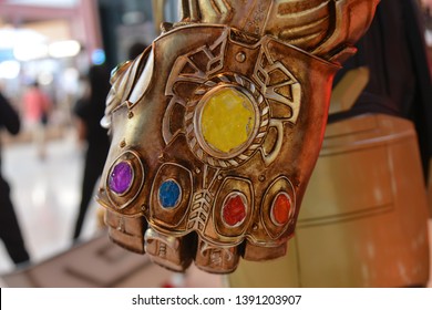 Bangkok, Thailand - May 4, 2019: The Statue Of Thanos With The Mighty Glove Infinity Gauntlet From A Marvel Superhero Movie Avengers 4: Endgame Displays At The Theater