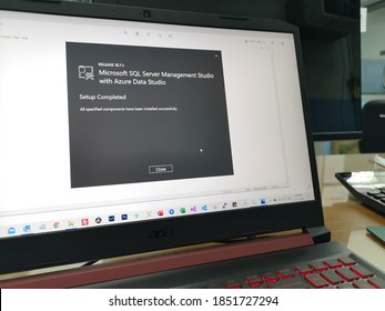 Bangkok, Thailand - November 11, 2020. Update Microsoft SQL Management Studio With Azure Data Studio Release 18.7.1 On My Notebook Computer, Server Software.