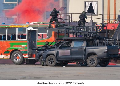 Bangkok, Thailand - November 18, 2019 : Demonstration Showcase The Capability Of The Royal Thai Armed Forces And Disaster Relief Agency At Defense And Security 2019 Impact Exhibition Center Thailand.