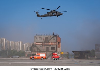 Bangkok, Thailand - November 18, 2019 : Demonstration Showcase The Capability Of The Royal Thai Armed Forces And Disaster Relief Agency At Defense And Security 2019 Impact Exhibition Center Thailand.