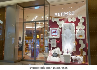 Bangkok, Thailand - Oct 20, 2019 : Hermes Store At Shopping Mall In Bangkok. Hermes Is A High-end Retailer Carrying The Luxury Brand's Apparel, Handbags, Scarves & Other Accessories. 