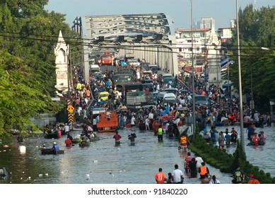 Bangkok, Thailand - OCTOBER 30: Heavy flooding from monsoon rain arriving in Bangkok suburbs on October 30, 2011 in Bangkok, Thailand.
