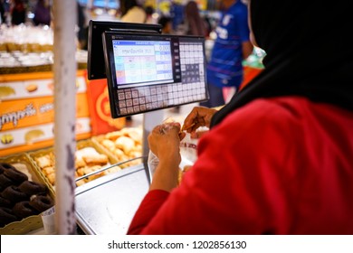 In Bangkok, Thailand, On October 13, 2018 At The Department Store At The Checkout Counter, Where Customers Buy Snacks And Items In Department Stores.