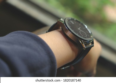 4,115 Galaxy watch Images, Stock Photos & Vectors | Shutterstock