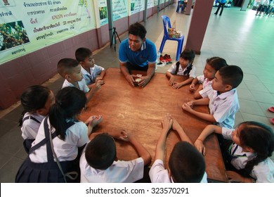 BANGKOK, THAILAND - SEP 18, 2015: Unknown children in Academic Activities day at Elementary School. Pieamsuwan school, Bangkok Thailand, Students are playing a math game.