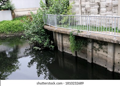 Bangkok, Thailand - Sep 7,2020 : Polluted Black Dirty Wastewater Canal In City Community Of Bangkok.