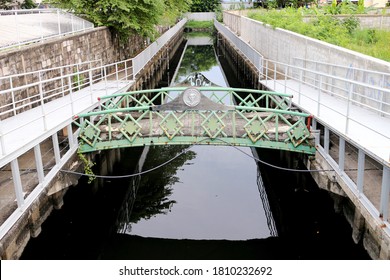 Bangkok, Thailand - Sep 7,2020 : Polluted Black Dirty Wastewater Canal In City Community Of Bangkok.