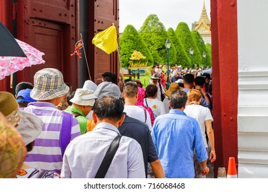 BANGKOK THAILAND -September 1 2017 : Chinese Tourist Tour Group Asia Traveler In To Gate Of Grand Palace Bangkok Thailand