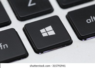 BANGKOK, THAILAND -SEPTEMBER 12, 2015:The New  Windows 10 Icon On Latop Keyboard On September 12,2015