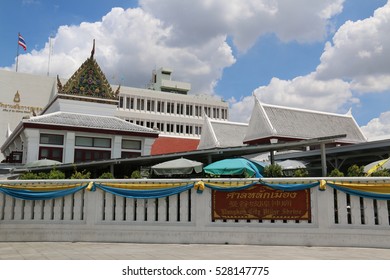 Bangkok, Thailand - September 15, 2016: Bangkok City Pillar Shrine Was The First Building Built After The Establishment Of Rattanakosin Kingdom During The Reign Of King Rama I Of The Chakri Dynasty.