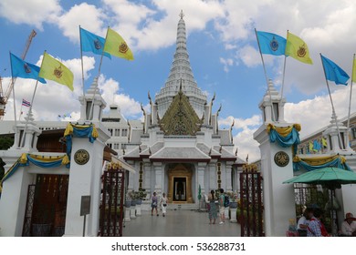 Bangkok, Thailand -September 15,2016: Bangkok City Pillar Shrine Was The First Building Built After The Establishment Of The Rattanakosin Kingdom During The Reign Of King Rama I Of The Chakri Dynasty.