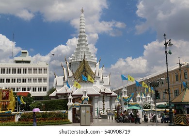 Bangkok, Thailand -September 15,2016: Bangkok City Pillar Shrine Was The First Building Built After The Establishment Of The Rattanakosin Kingdom During The Reign Of King Rama I Of The Chakri Dynasty.